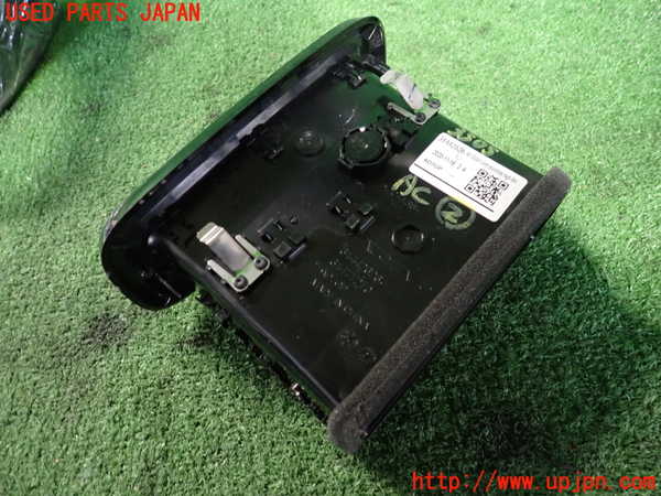 2UPJ-35057527]ボルボ・XC40(XB420TXCM)エアコン吹き出し口2 (右) 中古_m0002.jpg