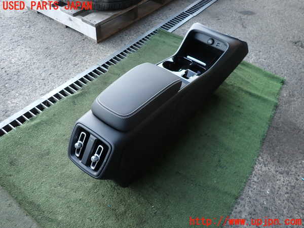 2UPJ-35057540]ボルボ・XC40(XB420TXCM)センターコンソール 中古_m0001.jpg