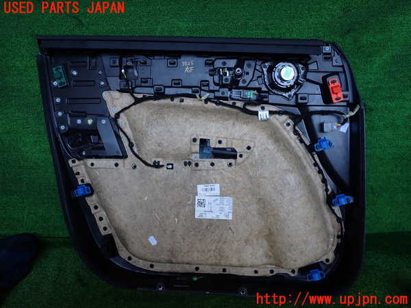 2UPJ-35051234]ボルボ・XC40(XB420TXCM)右前ドア内張り 中古_m0003.jpg