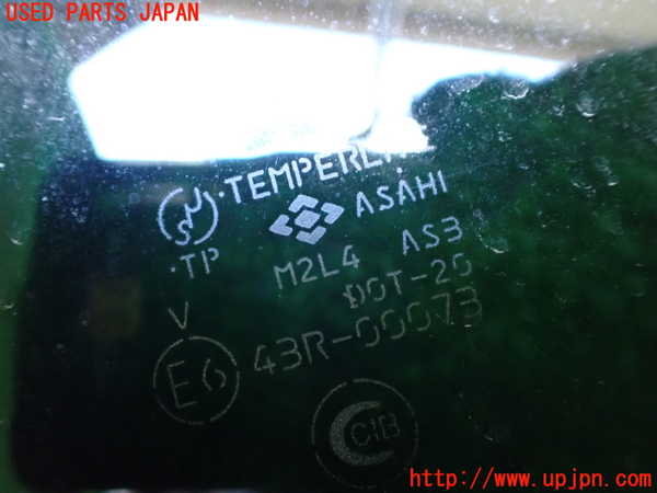 1UPJ-35061370]デリカ スペースギア(PD6W)右サイドセンターガラス 中古_m0002.jpg