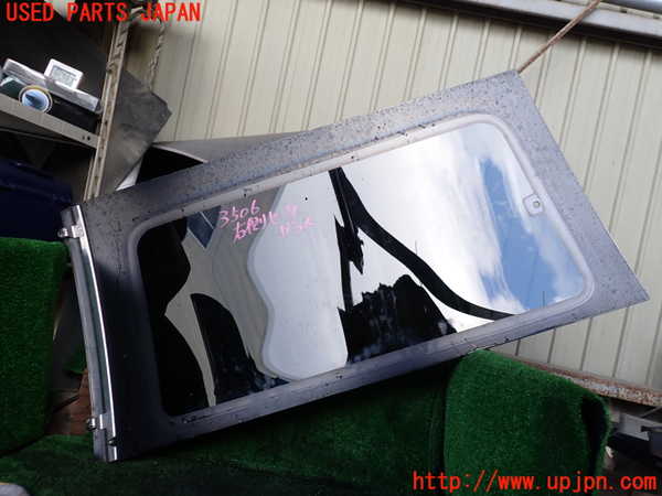 1UPJ-35061370]デリカ スペースギア(PD6W)右サイドセンターガラス 中古_m0003.jpg