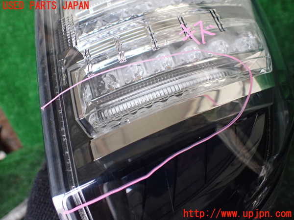 1UPJ-35071530]ヴェルファイアハイブリッド(AYH30W)右テールランプ 中古_m0002.jpg