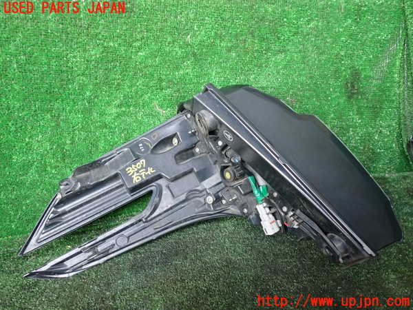 1UPJ-35071530]ヴェルファイアハイブリッド(AYH30W)右テールランプ 中古_m0003.jpg