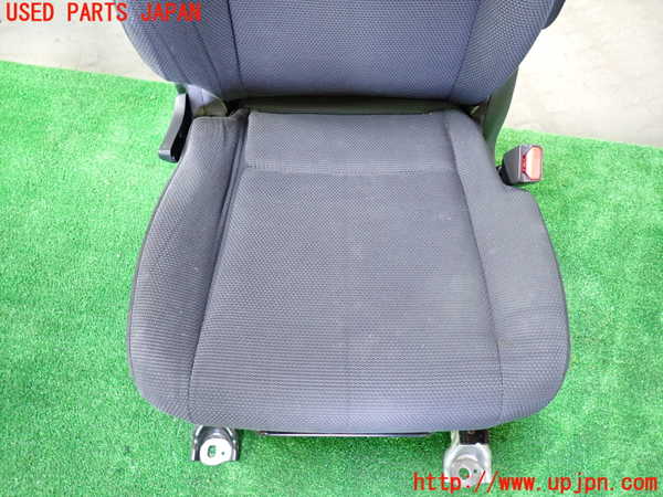 1UPJ-35087035]セレナ(GC27)運転席シート 中古_m0003.jpg