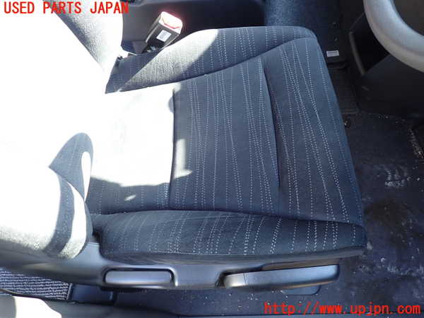 5UPJ-35097035]ステップワゴン(RK1)運転席シート 中古_m0003.jpg
