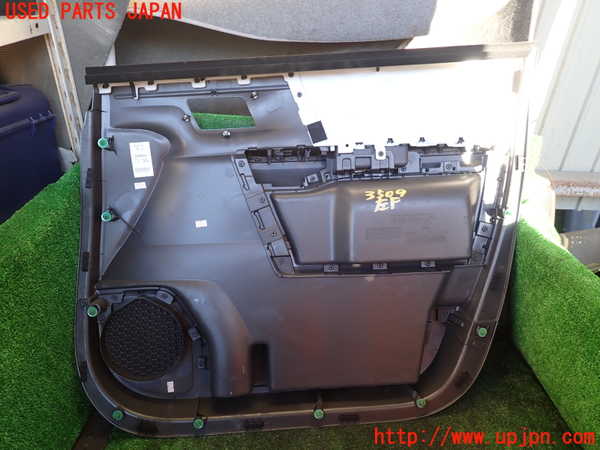 1UPJ-35091264]ステップワゴン(RK1)左前ドア内張り 中古_m0004.jpg