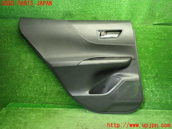 1UPJ-35111324]ハリアー(MXUA80)左後ドア内張り 中古_m0001.jpg