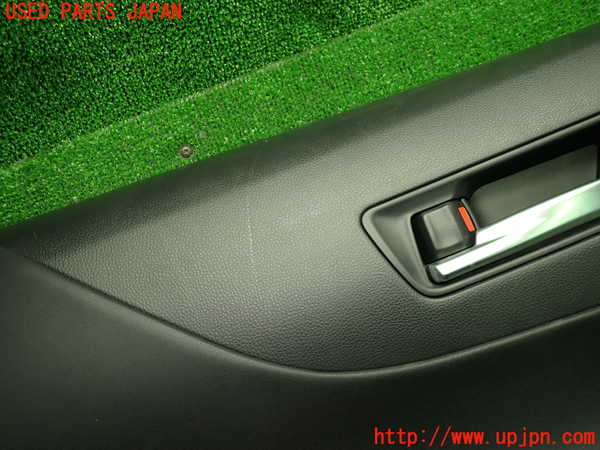 1UPJ-35111324]ハリアー(MXUA80)左後ドア内張り 中古_m0003.jpg