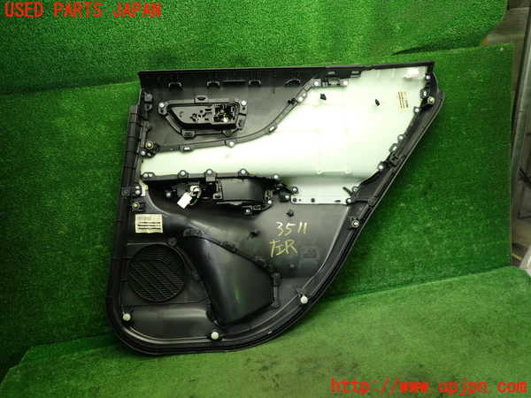 1UPJ-35111324]ハリアー(MXUA80)左後ドア内張り 中古_m0005.jpg