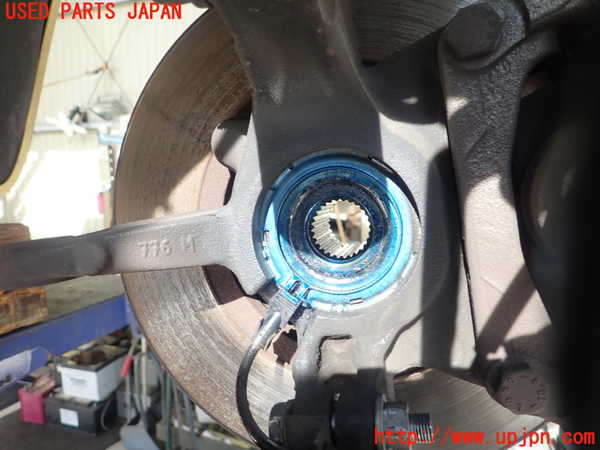 1UPJ-35124295]ルノー・カングー(KWH5F1)左フロントナックルハブ 中古_m0001.jpg