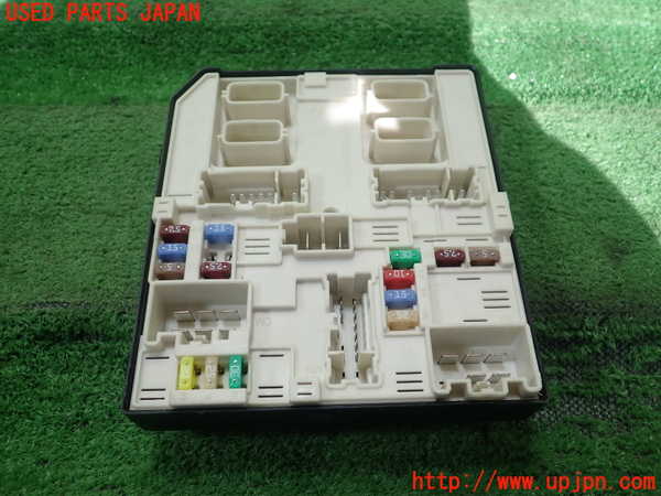 1UPJ-35126741]ルノー・カングー(KWH5F1)ヒューズボックス1 中古_m0001.jpg
