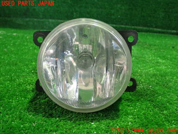 5UPJ-35131180]プジョー・2008(A94HN01)右フォグ 中古_m0001.jpg