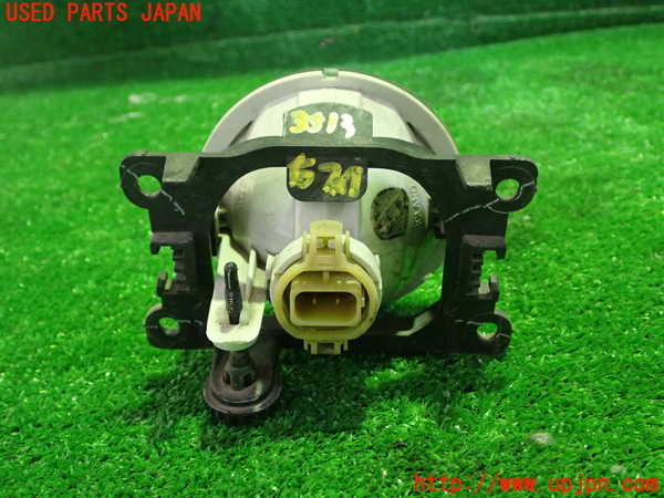 5UPJ-35131180]プジョー・2008(A94HN01)右フォグ 中古_m0002.jpg
