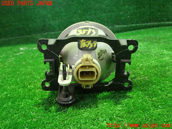5UPJ-35131182]プジョー・2008(A94HN01)左フォグ 中古_m0002.jpg