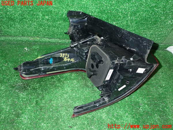 1UPJ-35131530]プジョー・2008(A94HN01)右テールランプ 中古_m0002.jpg
