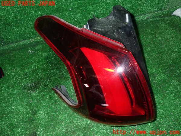 1UPJ-35131536]プジョー・2008(A94HN01)左テールランプ 中古_m0001.jpg