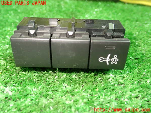 1UPJ-35136307]プジョー・2008(A94HN01)スイッチ2 中古_m0001.jpg