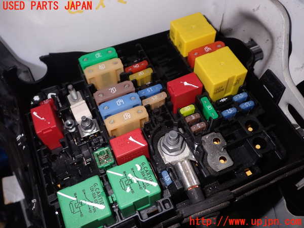 1UPJ-35136742]プジョー・2008(A94HN01)ヒューズボックス2 中古_m0002.jpg