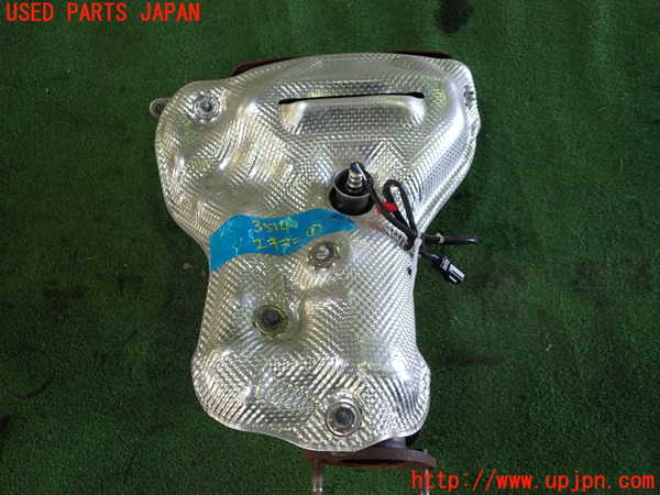 1UPJ-35142041]レクサス・ES300h(AXZH10)エキマニ1 触媒 マニバーター 中古_m0001.jpg