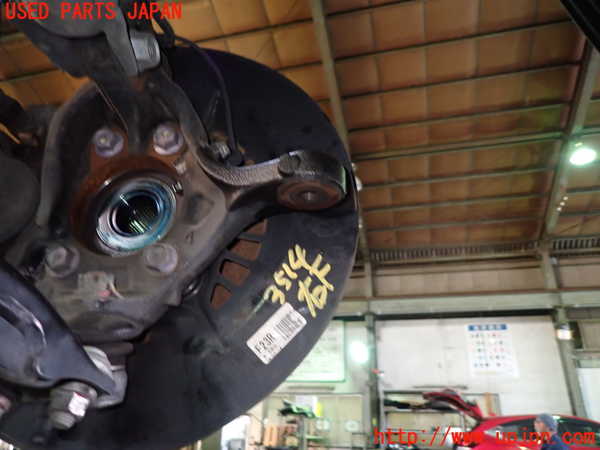 5UPJ-35144290]レクサス・ES300h(AXZH10)右フロントナックルハブ 中古_m0001.jpg