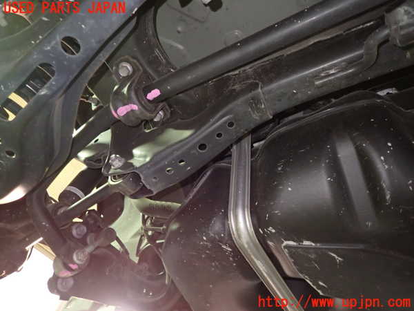 1UPJ-35145445]レクサス・ES300h(AXZH10)リアスタビライザー 中古_m0002.jpg