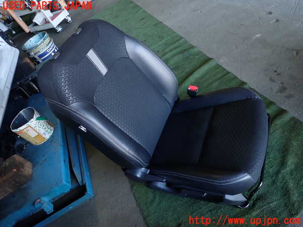 1UPJ-35157035]ロッキー(ROCKY) ハイブリッド(A202S)運転席シート 中古_m0001.jpg