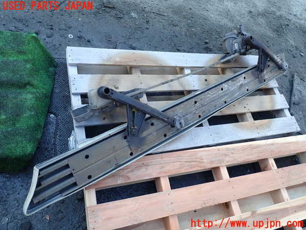 1UPJ-35161392]リンカーン・ナビゲーター(型式不明)左サイドステップ 中古_m0002.jpg