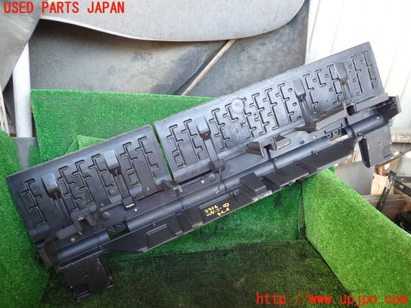 1UPJ-35167771]リンカーン・ナビゲーター(型式不明)ラゲッジトレイ1 中古_m0002.jpg