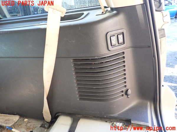 1UPJ-35167675]リンカーン・ナビゲーター(型式不明)右リアピラートリム 中古_m0003.jpg