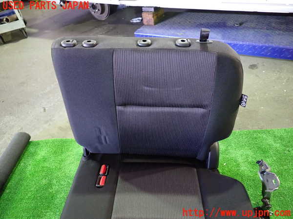 1UPJ-35177265]セレナ(GFC27)左3列目シート 中古_m0002.jpg
