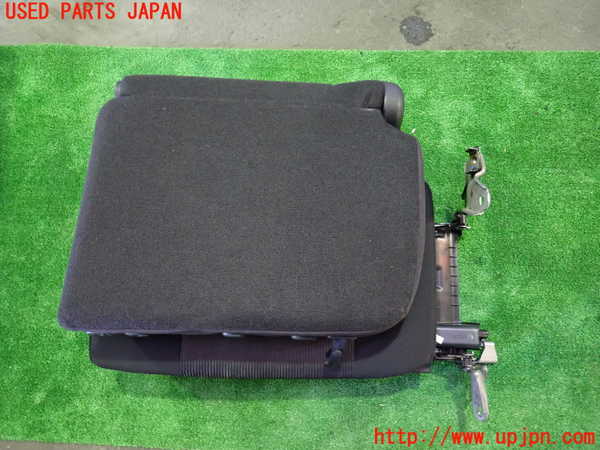 1UPJ-35177265]セレナ(GFC27)左3列目シート 中古_m0004.jpg
