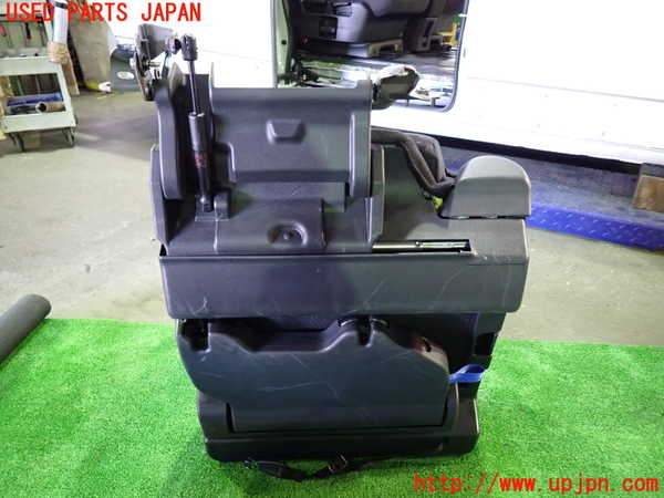 1UPJ-35177265]セレナ(GFC27)左3列目シート 中古_m0005.jpg