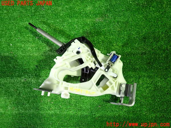 1UPJ-35177555]セレナ(GFC27)ATシフトレバー 中古_m0003.jpg