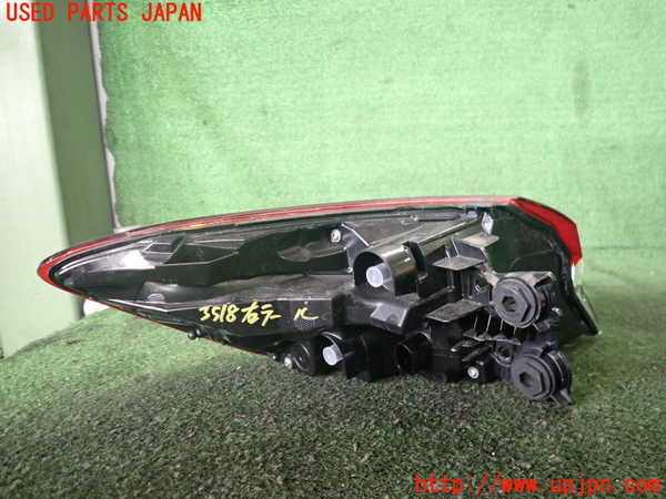 2UPJ-35181530]アウディ・Q4 スポーツバック e-tron(FZEBJ)右テールランプ 中古_m0002.jpg