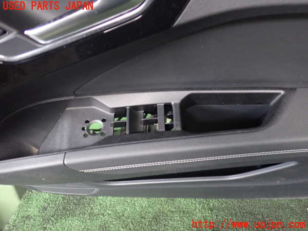 2UPJ-35181234]アウディ・Q4 スポーツバック e-tron(FZEBJ)右前ドア内張り 中古_m0002.jpg