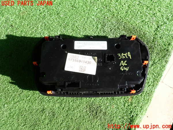 2UPJ-35196066]ジープ・レネゲード(BV13PM)エアコンスイッチ1 中古_m0002.jpg