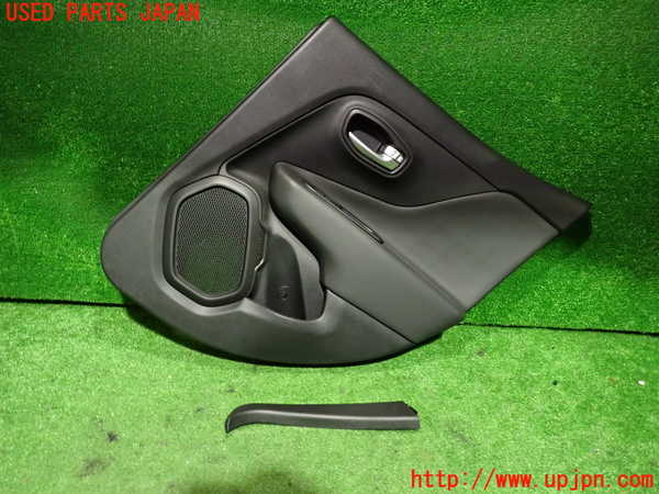 2UPJ-35191294]ジープ・レネゲード(BV13PM)右後ドア内張り 中古_m0001.jpg