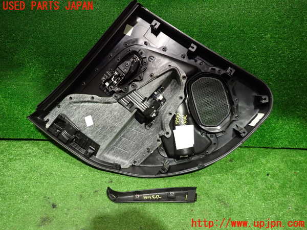 2UPJ-35191294]ジープ・レネゲード(BV13PM)右後ドア内張り 中古_m0002.jpg