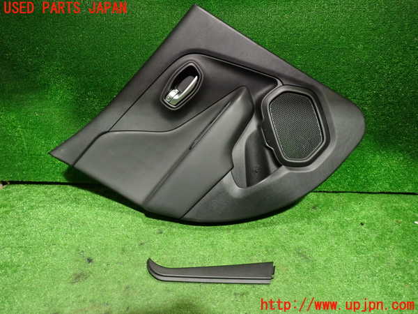 2UPJ-35191324]ジープ・レネゲード(BV13PM)左後ドア内張り 中古_m0001.jpg