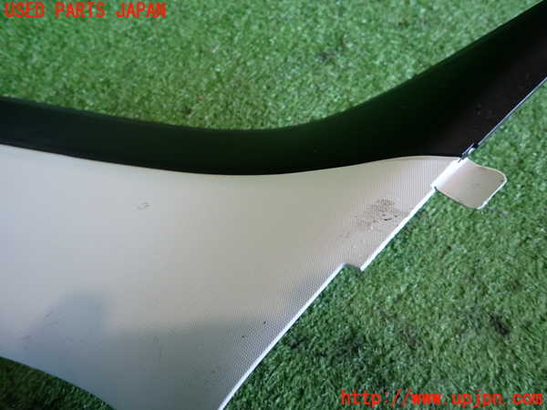 2UPJ-35197660]ジープ・レネゲード(BV13PM)左フロントピラートリム 中古_m0003.jpg
