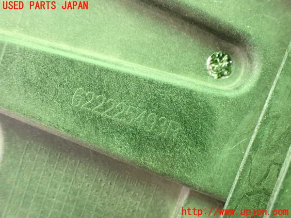 2UPJ-35211140]ルノー・メガーヌ R.S.(ルノー・スポール)(DZF4R)右ヘッドライトリム 中古_m0003.jpg