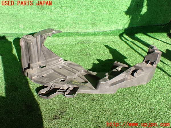 2UPJ-35211142]ルノー・メガーヌ R.S.(ルノー・スポール)(DZF4R)左ヘッドライトリム 中古_m0001.jpg