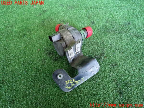 2UPJ-35212110]ルノー・メガーヌ R.S.(ルノー・スポール)(DZF4R)ウォーターポンプ 中古_m0001.jpg