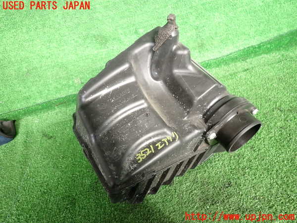 2UPJ-35212560]ルノー・メガーヌ R.S.(ルノー・スポール)(DZF4R)エアクリーナーボックス 中古_m0002.jpg