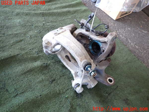 2UPJ-35214290]ルノー・メガーヌ R.S.(ルノー・スポール)(DZF4R)右フロントナックルハブ 中古_m0001.jpg