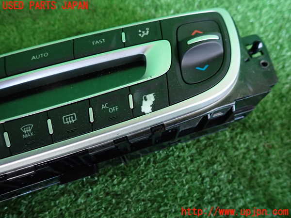 2UPJ-35216066]ルノー・メガーヌ R.S.(ルノー・スポール)(DZF4R)エアコンスイッチ1 中古_m0002.jpg