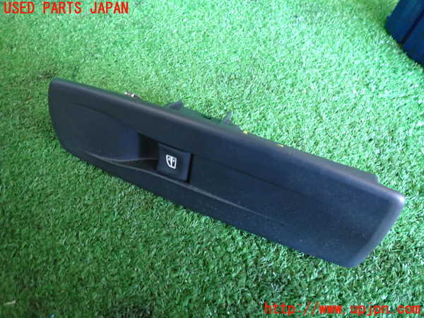 2UPJ-35216245]ルノー・メガーヌ R.S.(ルノー・スポール)(DZF4R)左前パワーウィンドウスイッチ 中古_m0001.jpg