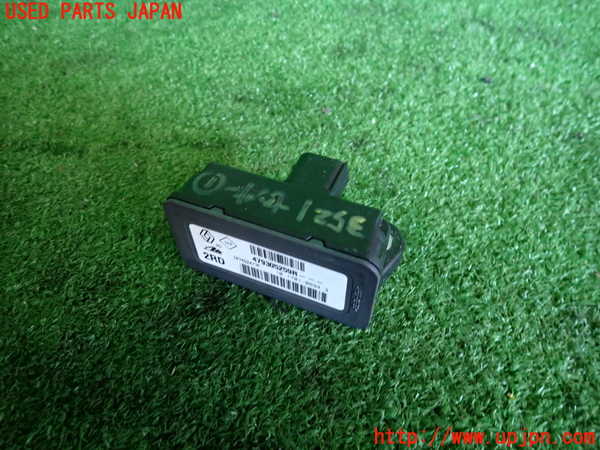 2UPJ-35216381]ルノー・メガーヌ R.S.(ルノー・スポール)(DZF4R)センサー1 中古_m0001.jpg