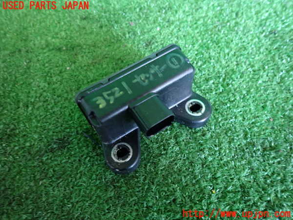 2UPJ-35216381]ルノー・メガーヌ R.S.(ルノー・スポール)(DZF4R)センサー1 中古_m0002.jpg