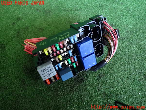 2UPJ-35216741]ルノー・メガーヌ R.S.(ルノー・スポール)(DZF4R)ヒューズボックス1 中古_m0001.jpg